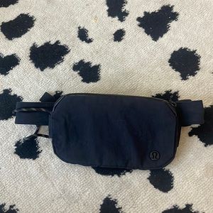 lululemon Pop It Off Crossbody in black